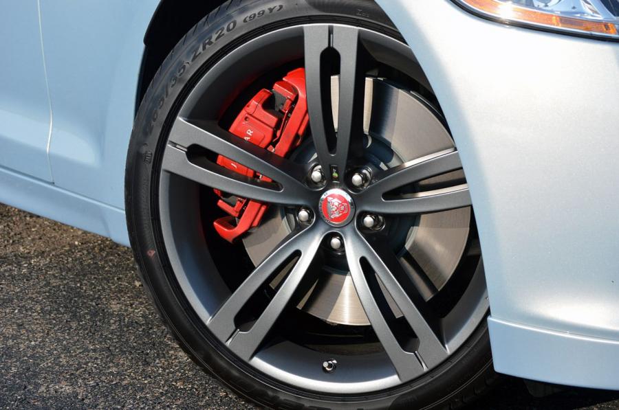  Jaguar XJR 2014 года  (фото 6 из 116)